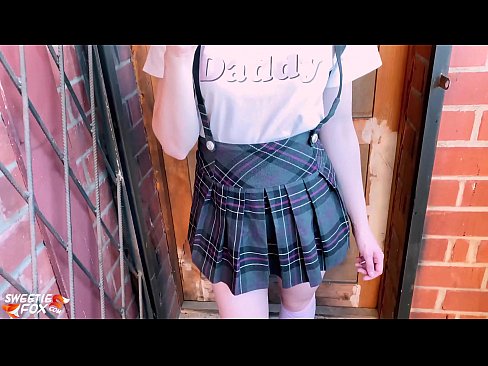 ❤️ Schoolgirl sûget har lul djip en neukt ynstee fan klassen. ❌ Kwaliteitsseks by porno fy.mypornpics.ru