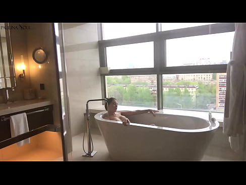 ❤️ Geweldige babe Hertstochtlik rukt har kut yn 'e badkeamer ❌ Kwaliteitsseks by porno fy.mypornpics.ru